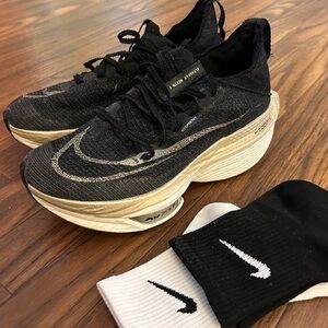 Nike Air Zoom Alphafly NEXT% 2 - US Women’s 10 / Men’s 8.5-9 FREE TWO Socks